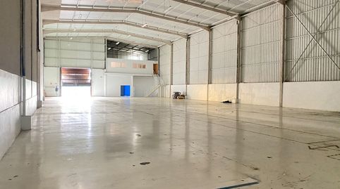 Foto 2 von Fabrikhallen zum Verkauf in Revilla, Camargo
