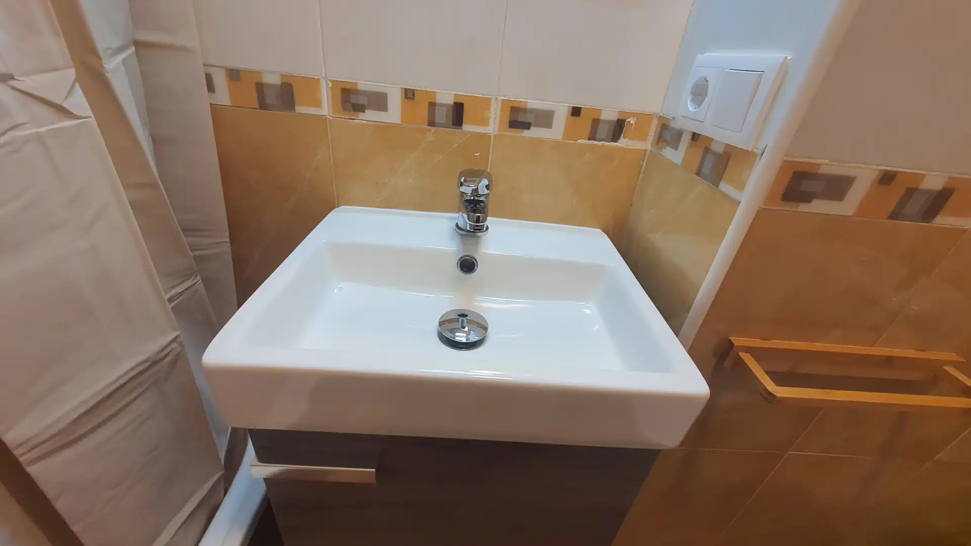 Baño de Ático en venta en L'Hospitalet de Llobregat con Aire acondicionado, Calefacción y Terraza