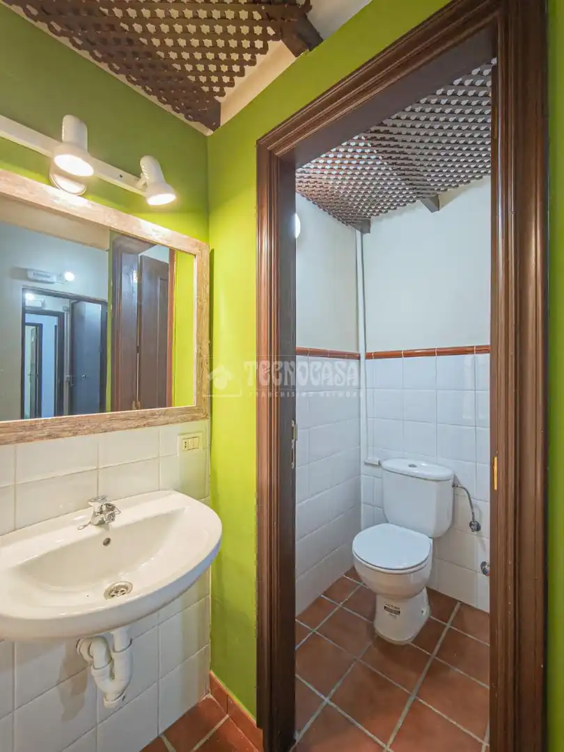 Bathroom of Commercial properties for sale in Arona  with Furnished