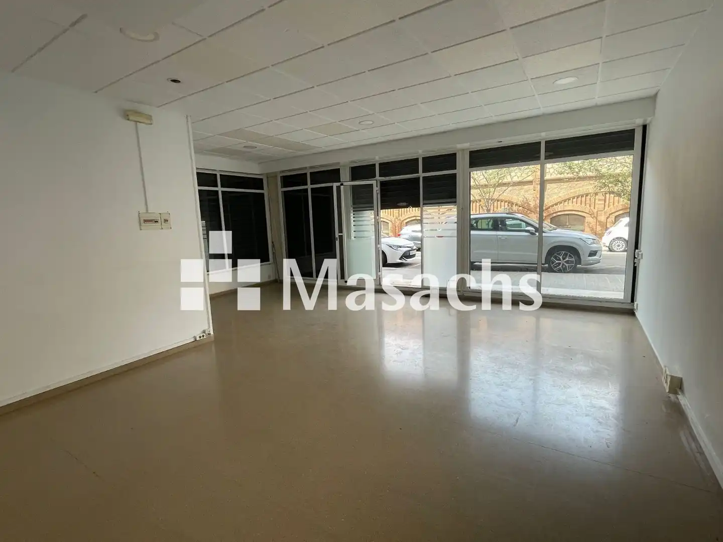 Local comercial en venda a Llevant, imagen 4