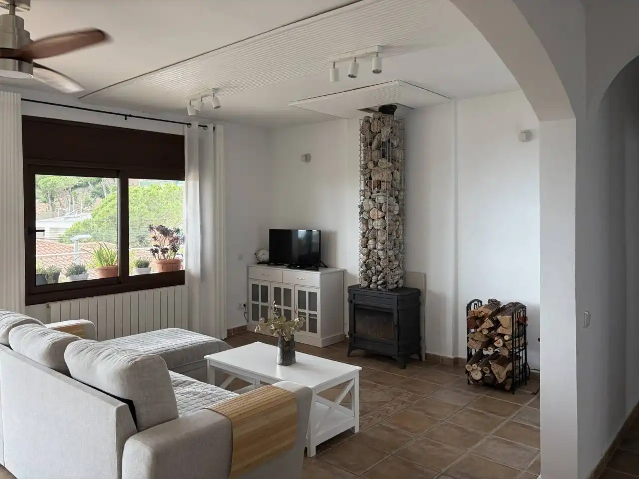 Sala d'estar de Casa o xalet en venda en Lloret de Mar amb Aire condicionat, Calefacció i Jardí privat