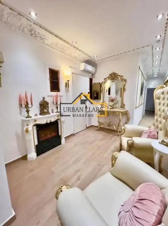 Sala d'estar de Dúplex en venda en Barcelona amb Aire condicionat, Calefacció i Parquet