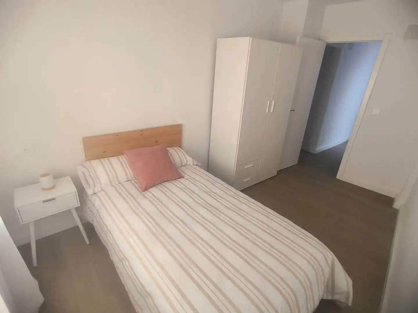 Habitación de Casa adosada en venta en Alcantarilla, Murcia