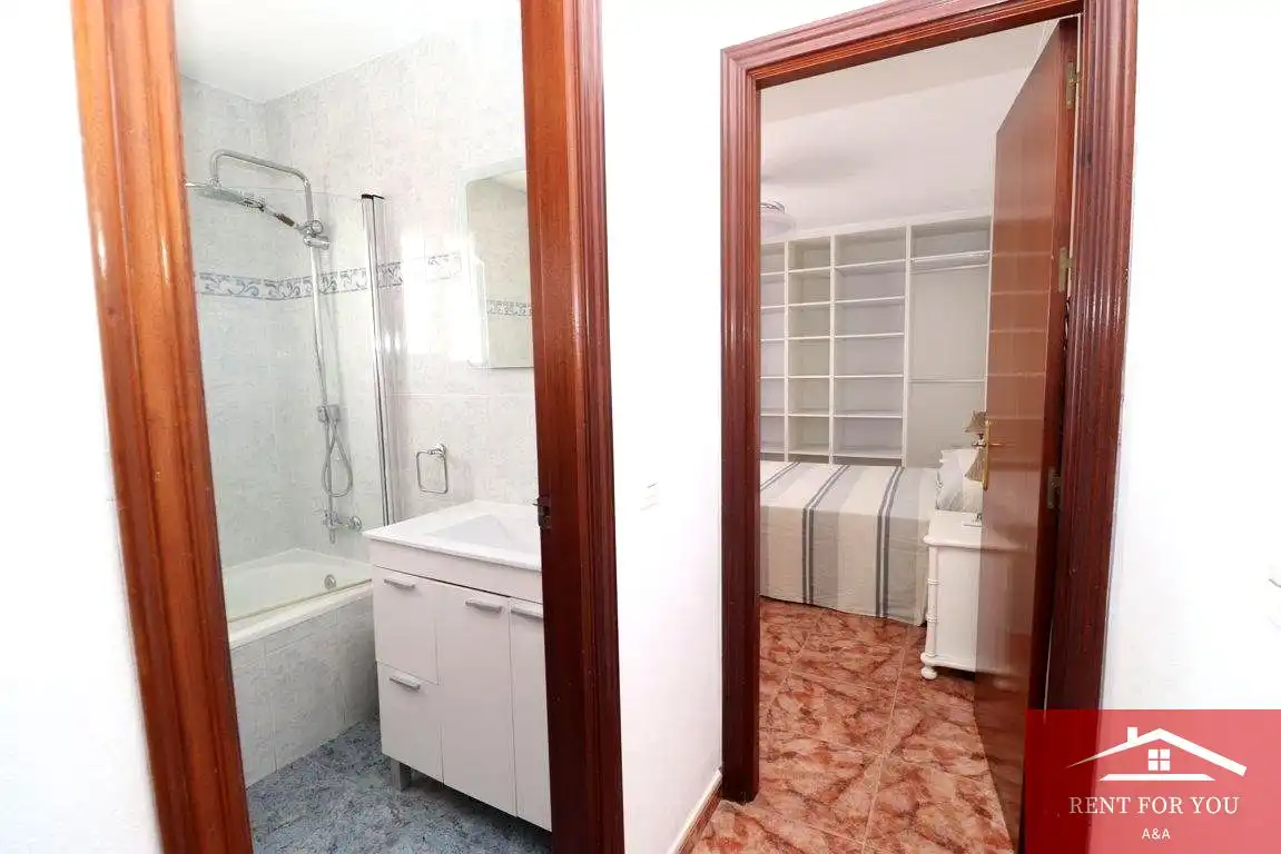 Bany de Casa o xalet de lloguer en Coín amb Aire condicionat, Terrassa i Moblat
