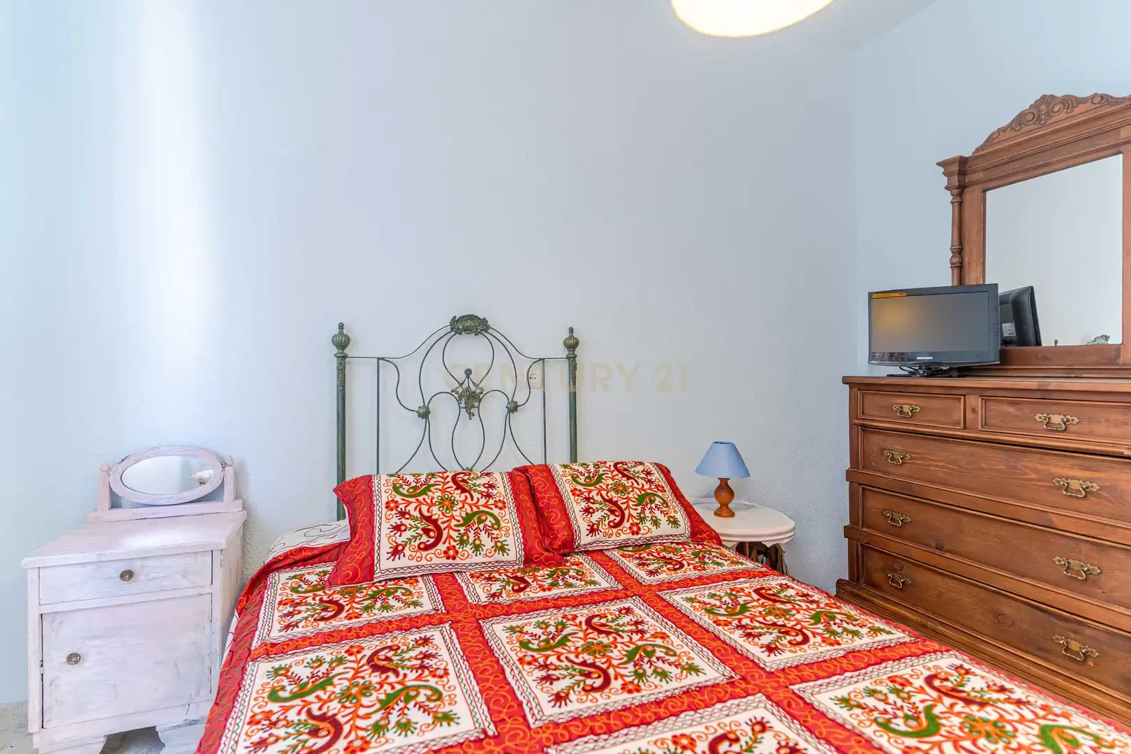 Dormitori de Apartament en venda en La Taha amb Rentadora i Balcó