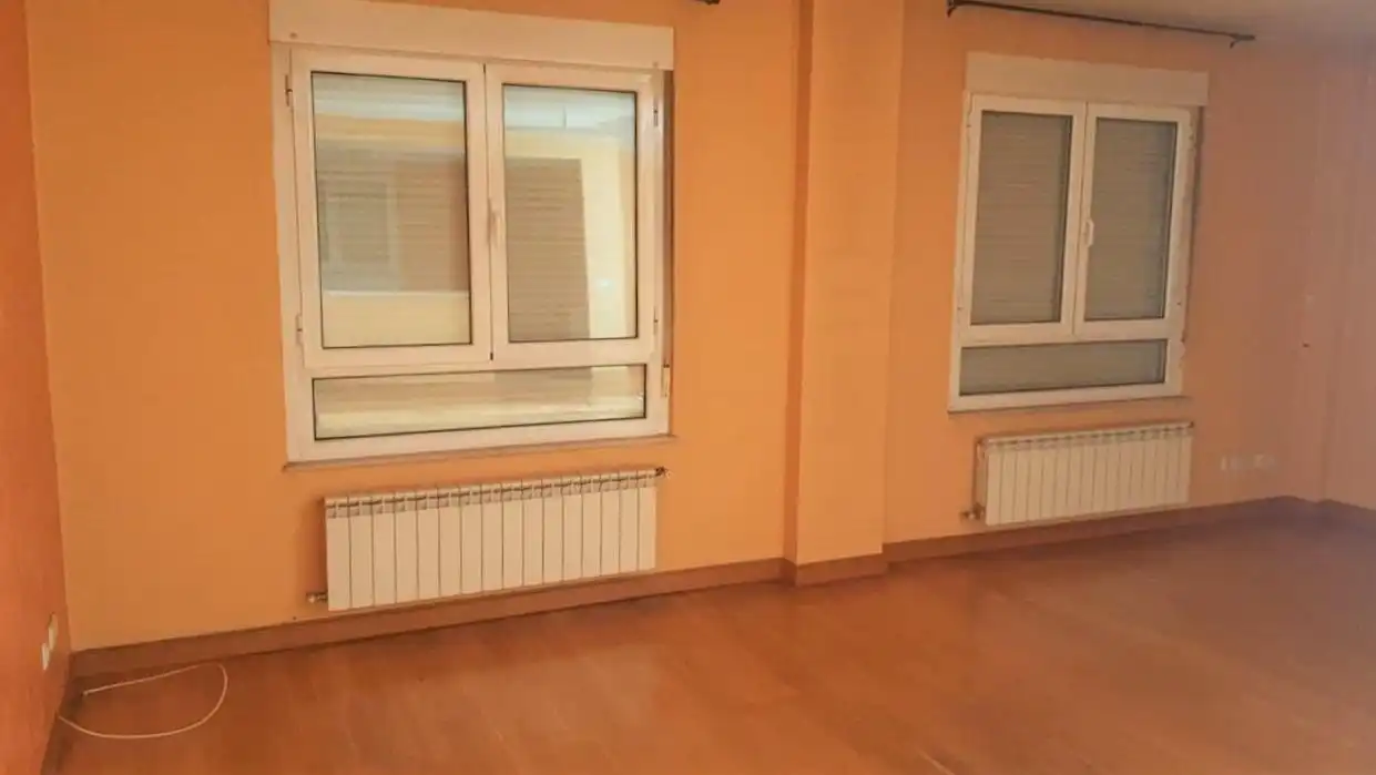 Habitación de Casa adosada en venta en Sariegos con Jardín privado
