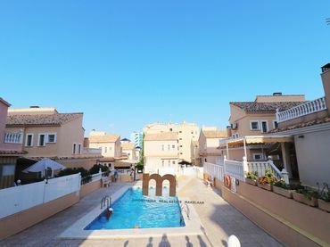 Bungalow mit Pool zur Miete in Carrer Grecia