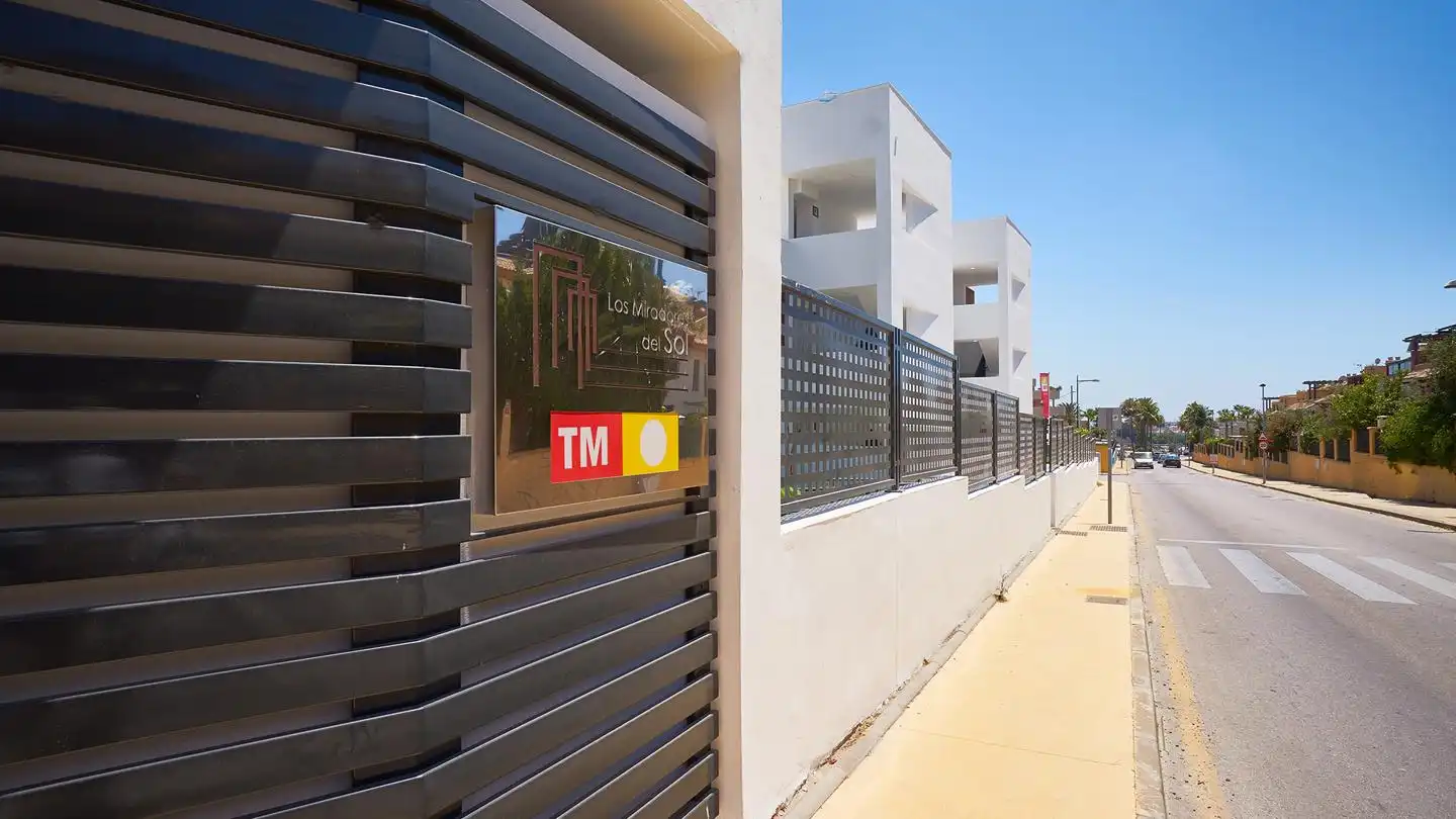Exterior view of Flat for sale in Estepona  with Air Conditioner and Terrace