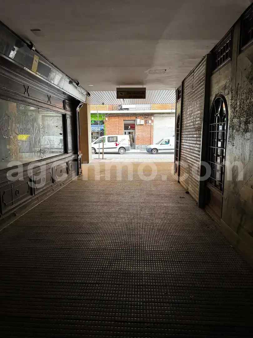 Vista exterior de Local en venda en Valladolid
