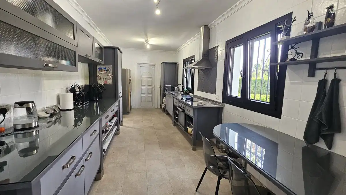 Cocina de Casa o chalet en venta en Sotogrande con Aire acondicionado, Jardín privado y Terraza