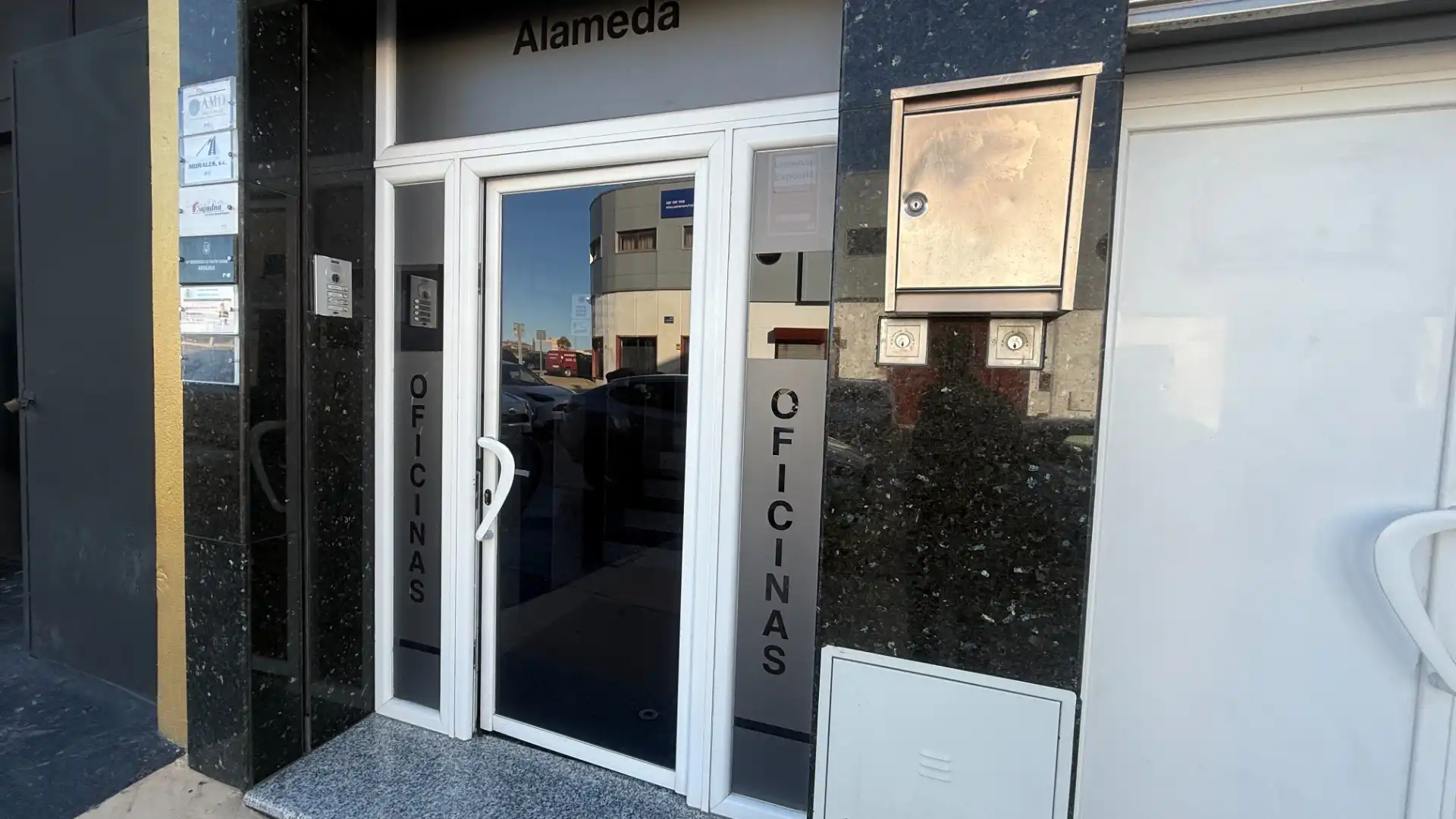 Büro zur Miete in Málaga mit Klimaanlage, Heizung und Möbliert