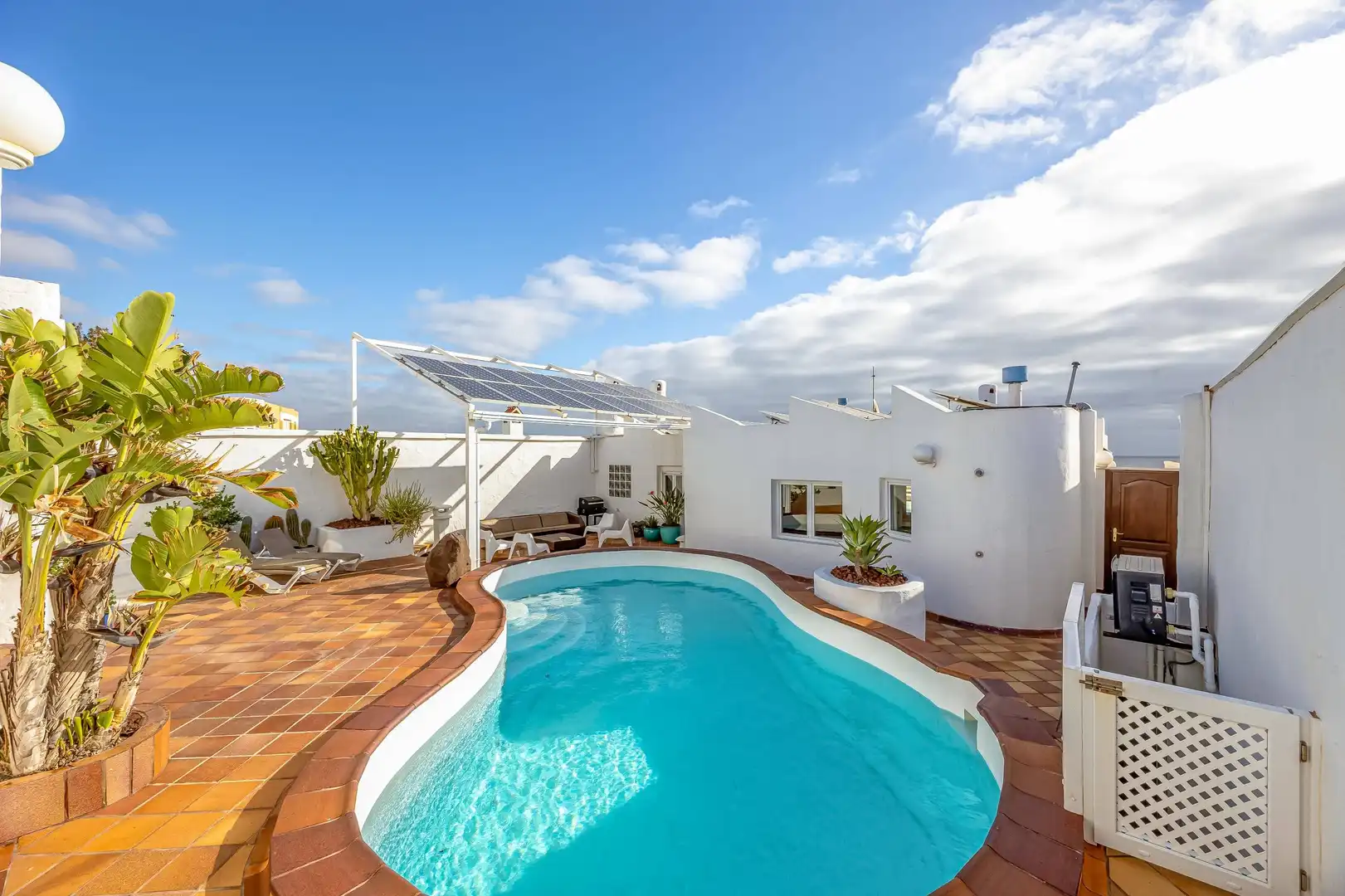 Piscina de Casa o xalet en venda en Telde amb Aire condicionat, Jardí privat i Terrassa