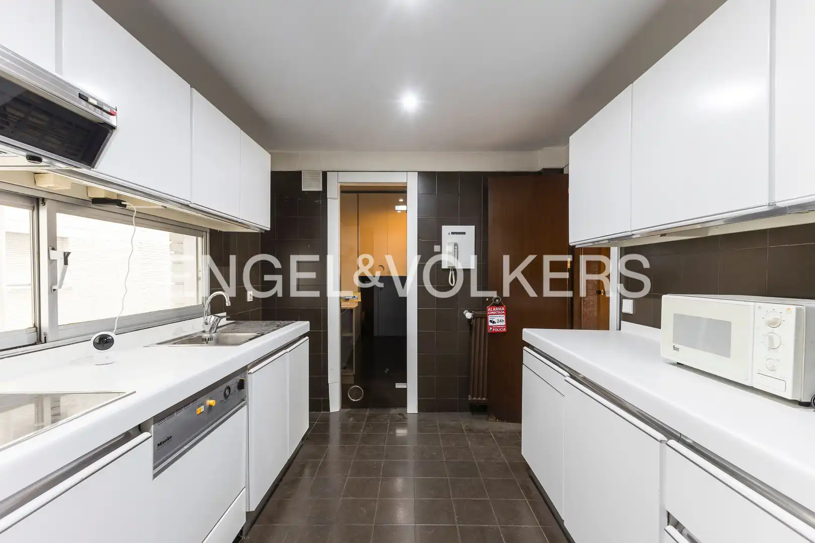 Kitchen of Flat for sale in Madrid  with Heating, Private garden and Terrace