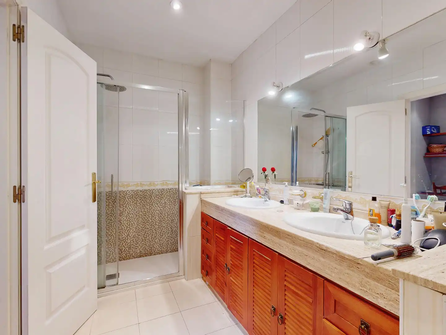Baño de Casa adosada en venta en Cáceres con Calefacción y Trastero