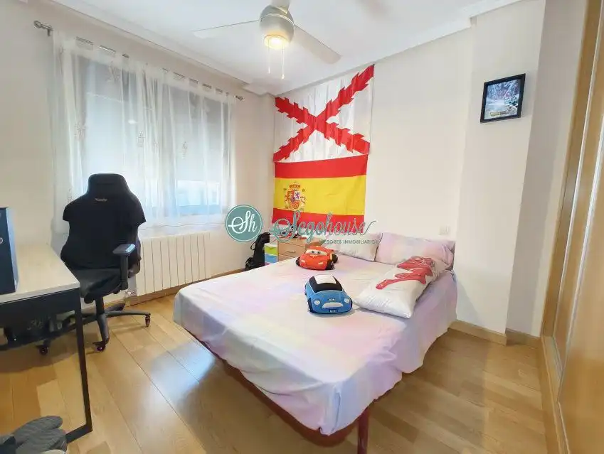 Habitación de Casa o chalet en venta en Segovia con Calefacción y Trastero