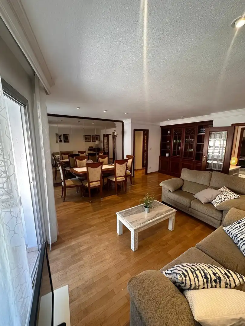 Wohnung zur Miete in Calle de Àngel Guimerà, Arrancapins