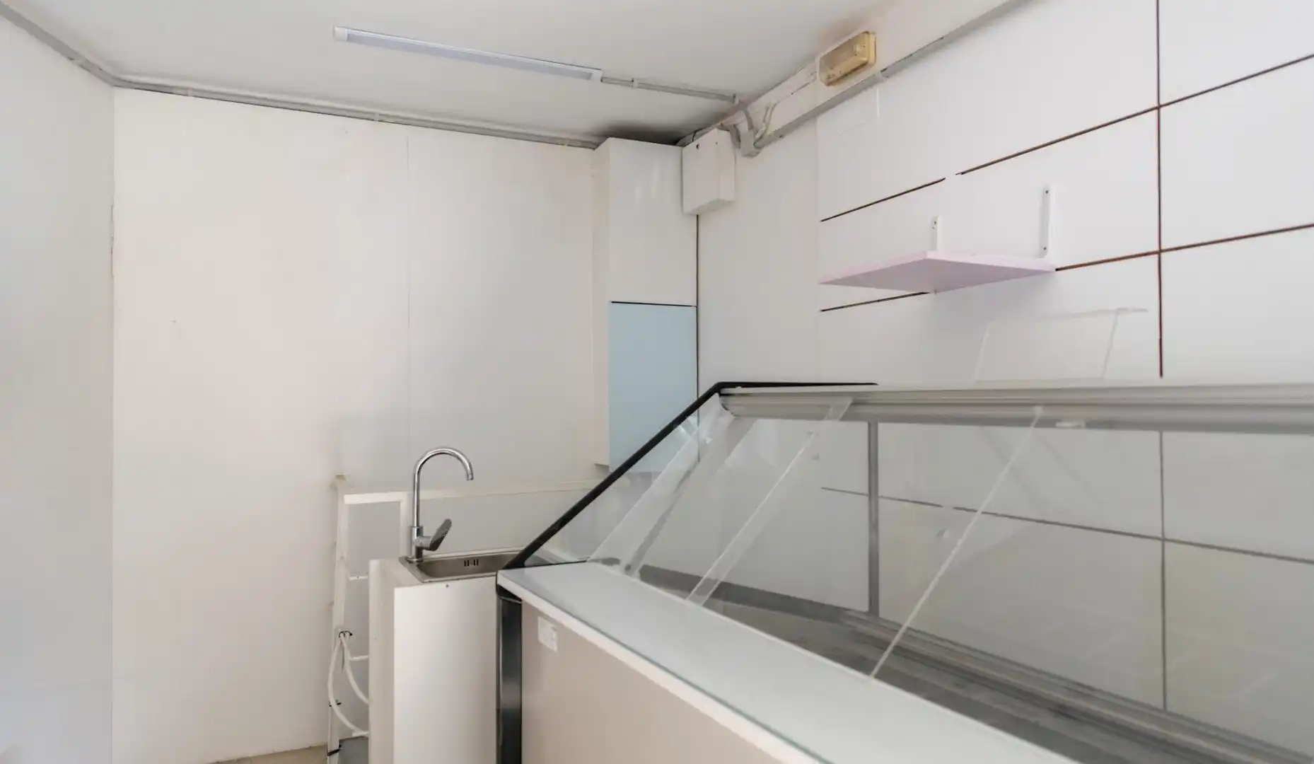 Business premises for sale in Carrer del Llobregós, imagen 6