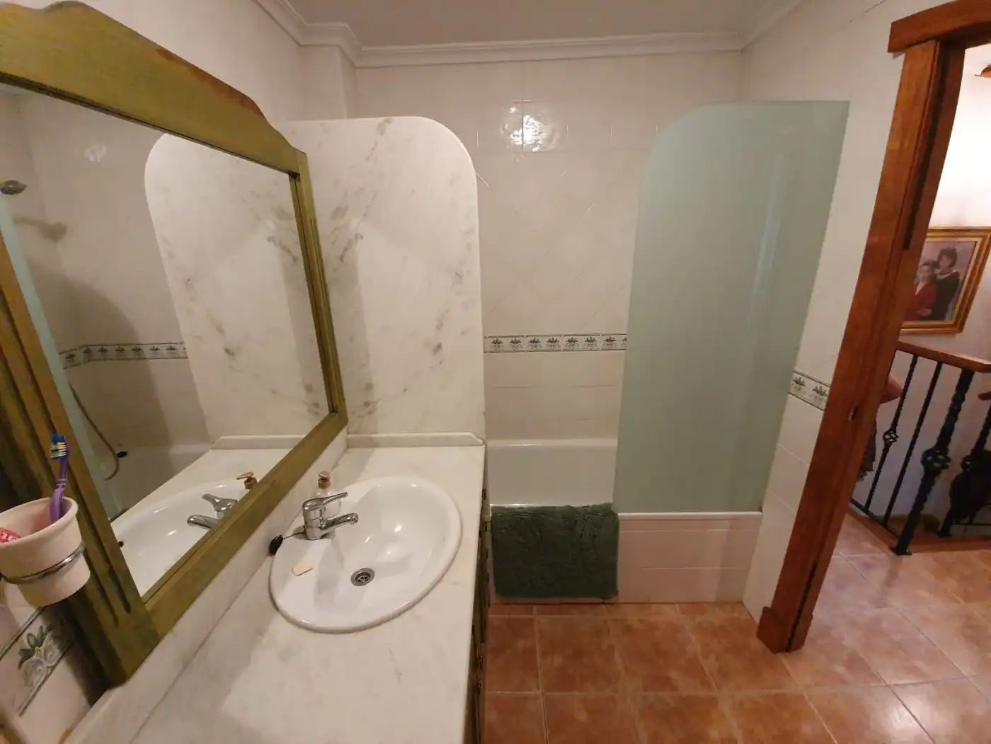 Badezimmer von Einfamilien-Reihenhaus zum Verkauf in El Pinós / Pinoso mit Möbliert