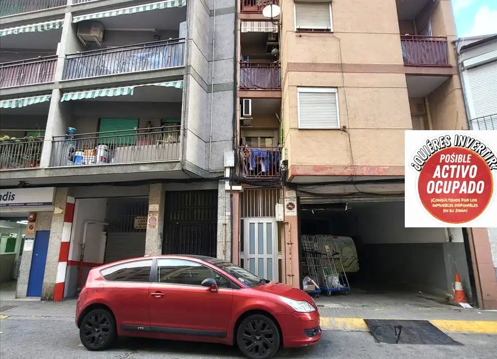 Vista exterior de Apartamento en venta en Santa Coloma de Gramenet