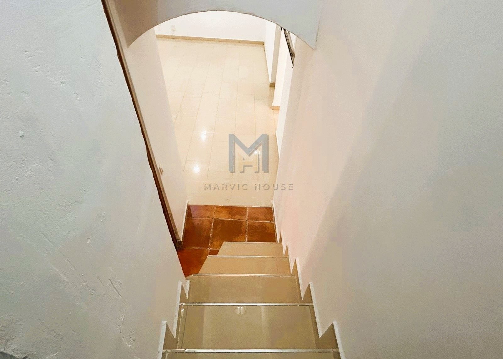 Study for sale in Badalona  with Terrace, Storage room and Oven