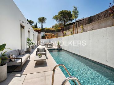 Detached house with pool for sale in Carrer Rec del Bal