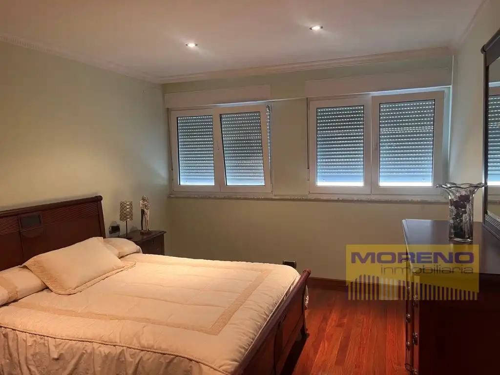 Dormitori de Casa o xalet en venda en Sarria