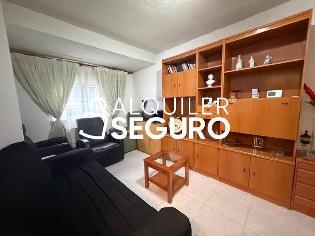 Piso en Alquiler en San Claudio en Palomeras Sureste