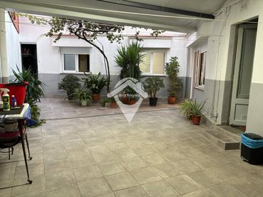 House for sale in Calle Comte Urgell