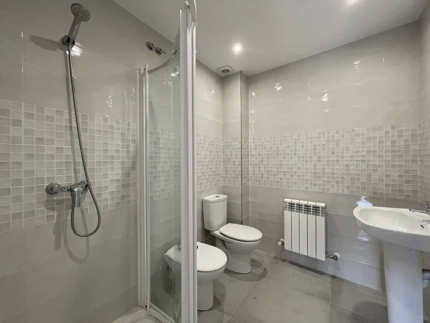 Bathroom of Detached homes for sale in Rioseco de Soria  with Heating, Parquet flooring and Storage room