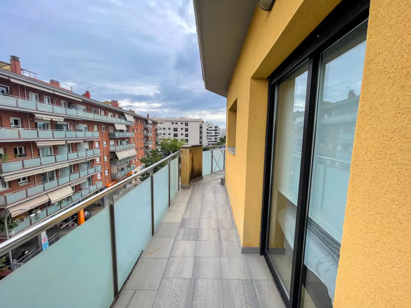 Terrassa de Pis de lloguer en Girona amb Aire condicionat, Calefacció i Balcó