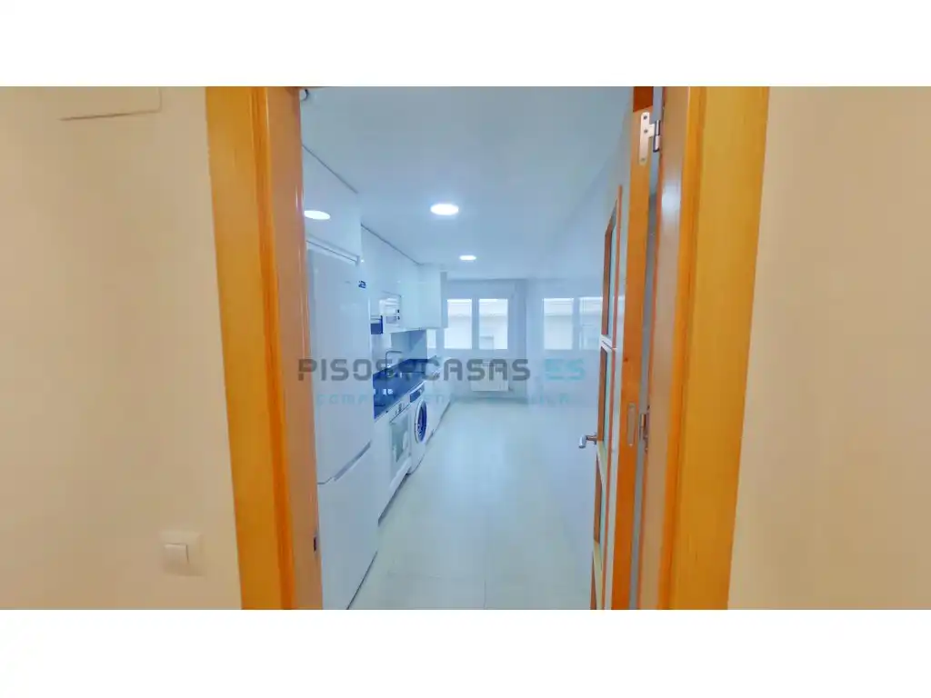Flat for sale in Tauste  with Air Conditioner, Oven and Washing machine