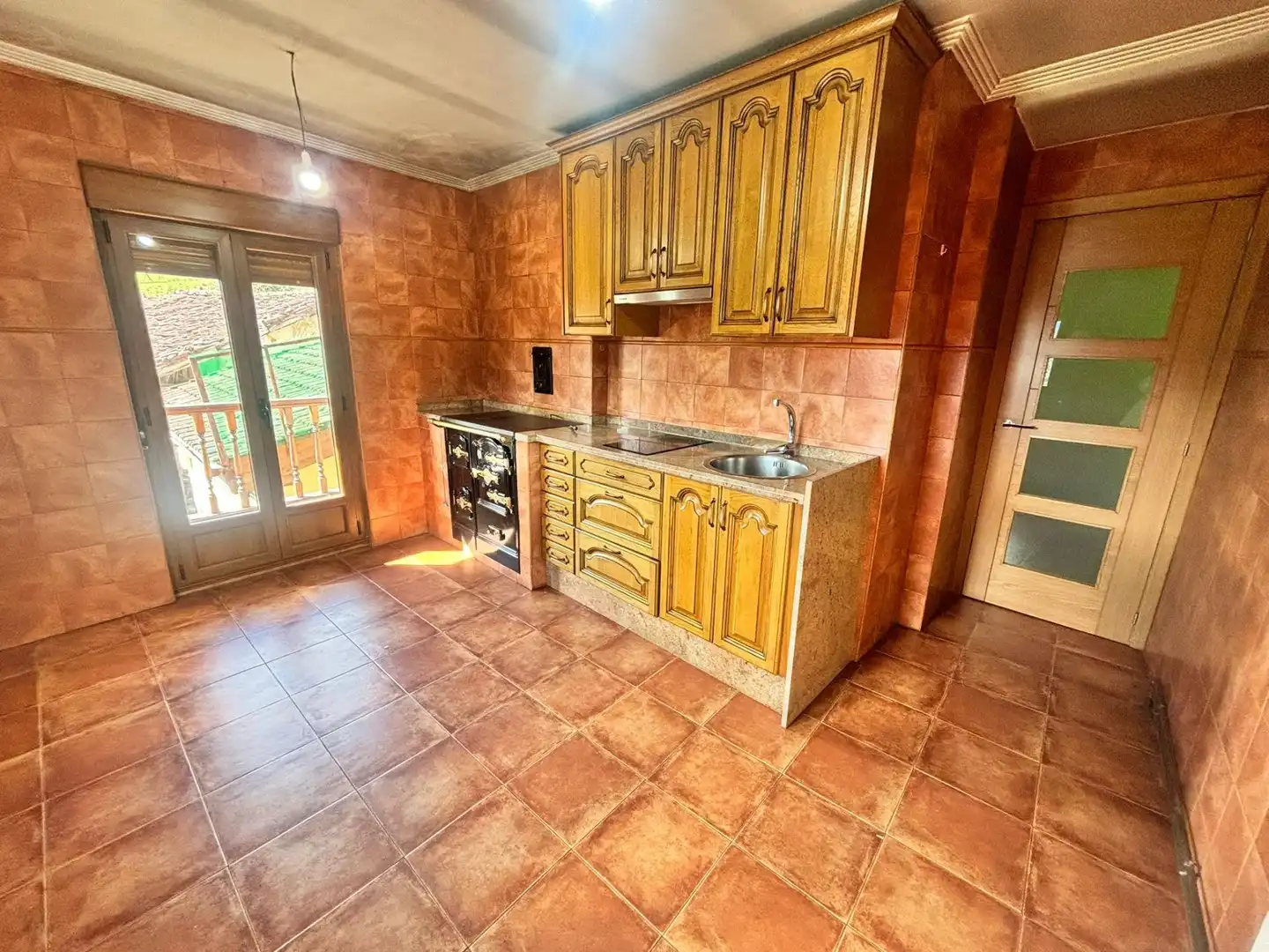 Cocina de Casa o chalet en venta en Quirós con Jardín privado, Parquet y Terraza