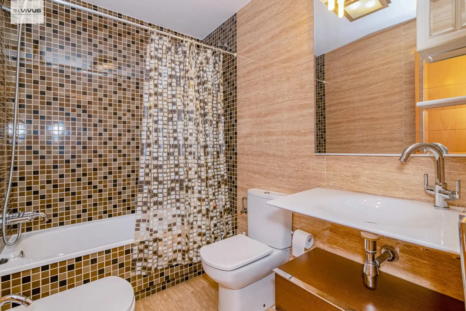 Bathroom of Flat for rent in Beiro
