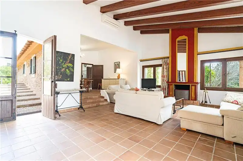 Wohnzimmer von Country house zum Verkauf in Calvià mit Heizung, Privatgarten und Terrasse