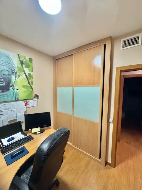 Wohnung zum Verkauf in Sevilla mit Klimaanlage und Abstellraum