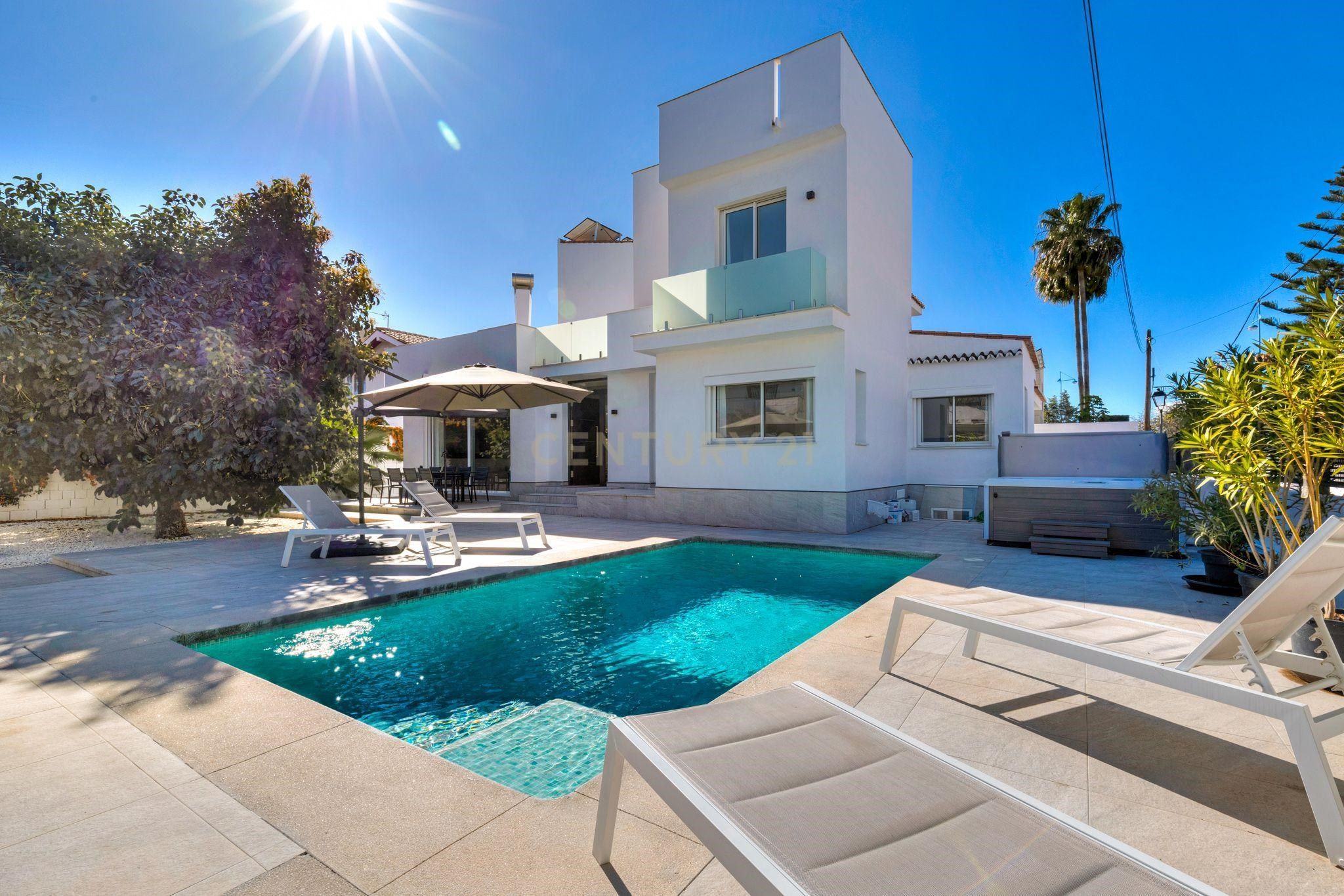 Swimming pool of House or chalet to rent in Marbella  with Air Conditioner and Furnished