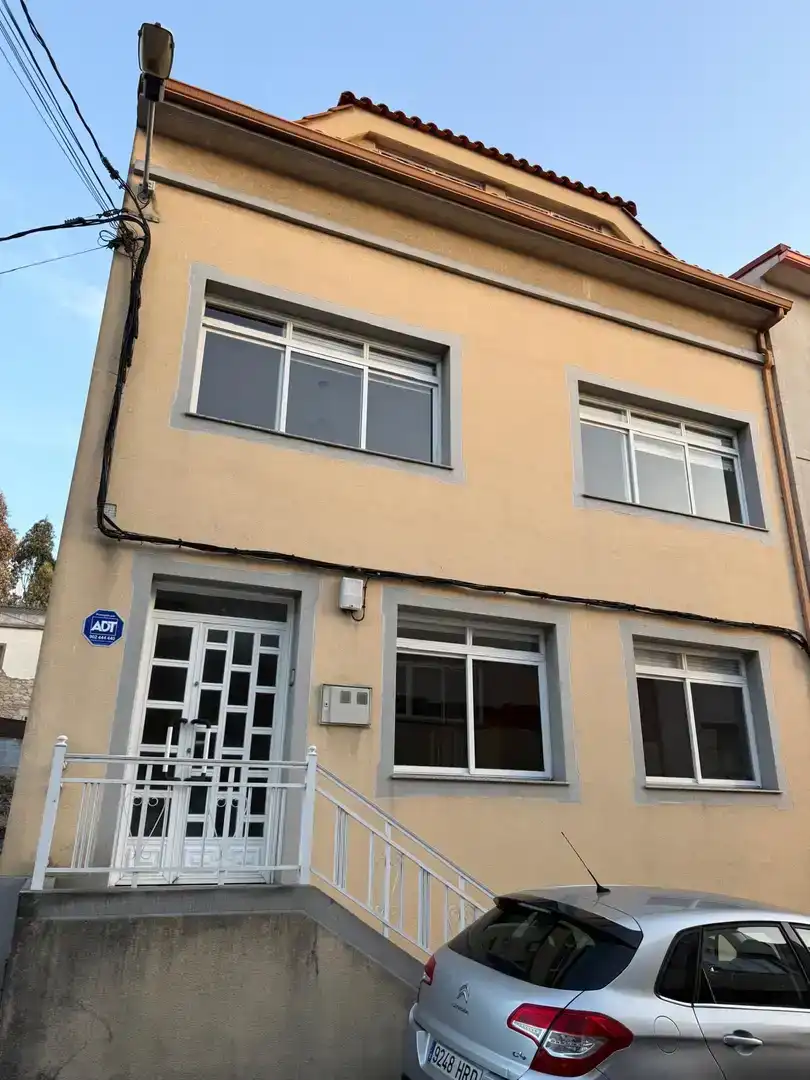 Vista exterior de Casa o xalet en venda en Arteixo amb Balcó