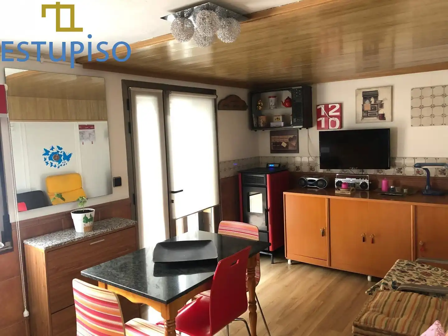 Cuina de Casa o xalet en venda en León Capital  amb Calefacció, Jardí privat i Terrassa