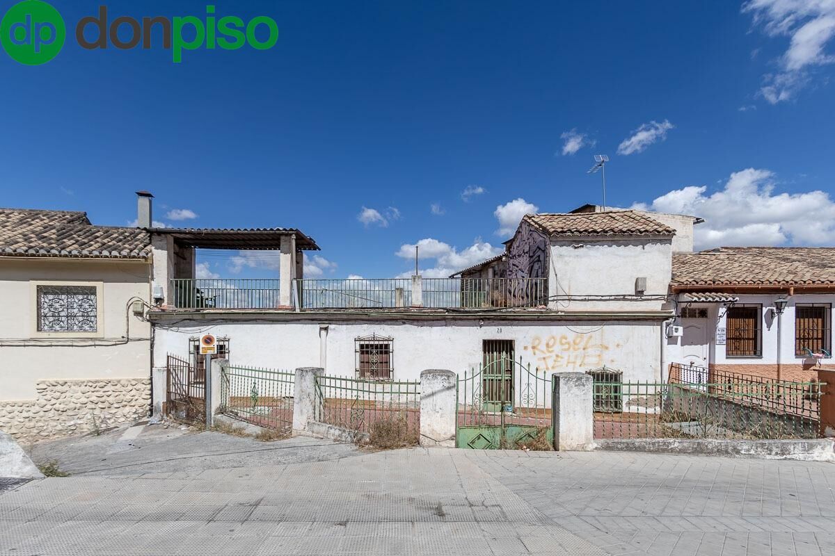Vista exterior de Casa o chalet en venta en  Granada Capital con Terraza y Balcón