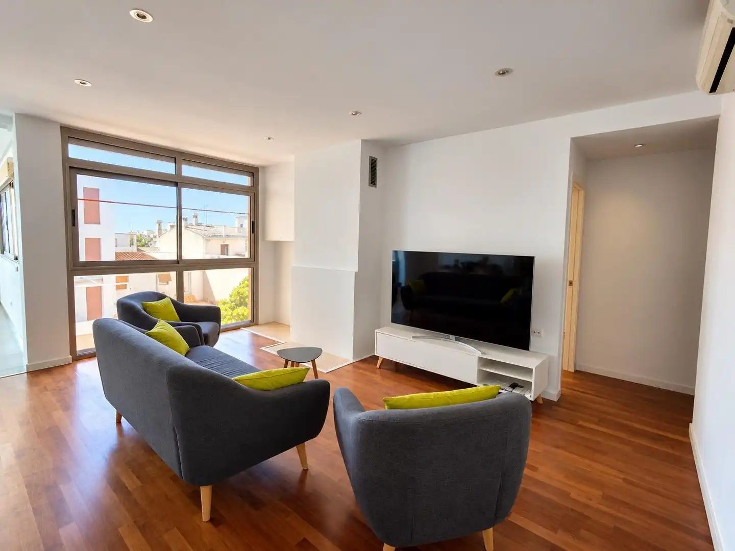 Flat with lift to rent in Carrer VIA ALEMANYA, imagen 2
