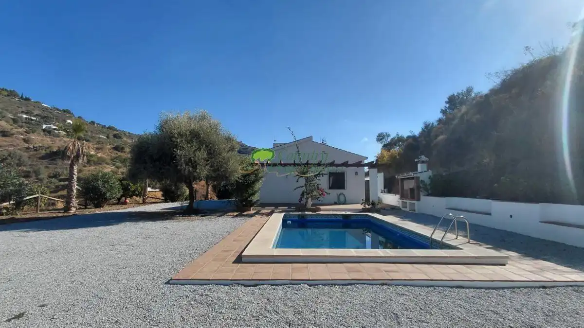 Finca rústica en venda a Árchez