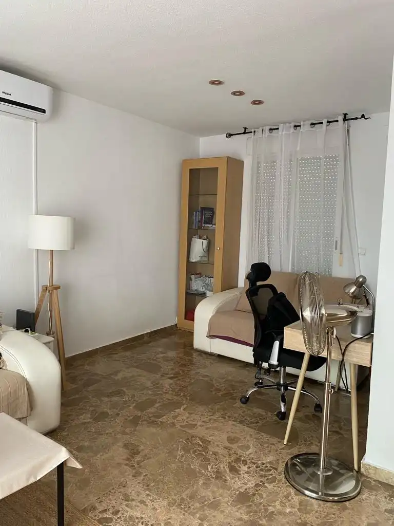 Wohnzimmer von Dachboden zum Verkauf in La Zubia mit Terrasse, Möbliert und Waschmaschine