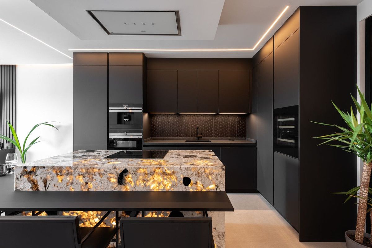 Cuina de Apartament en venda en Marbella amb Aire condicionat, Terrassa i Moblat