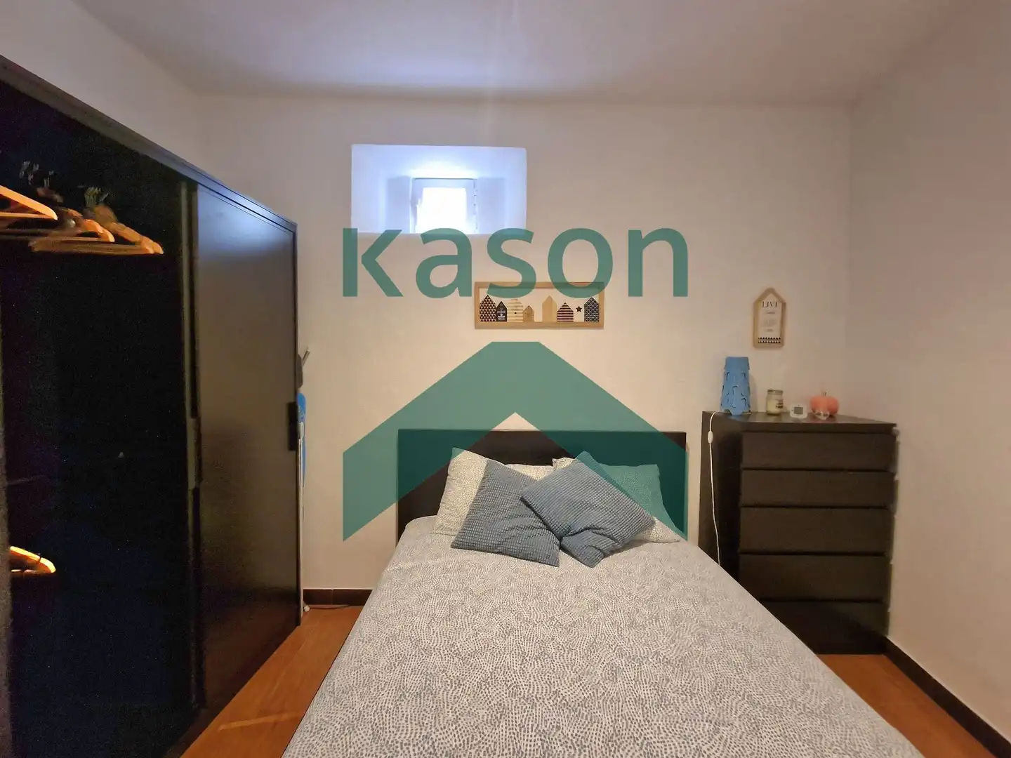 Dormitori de Apartament de lloguer en Madrid amb Calefacció i Moblat