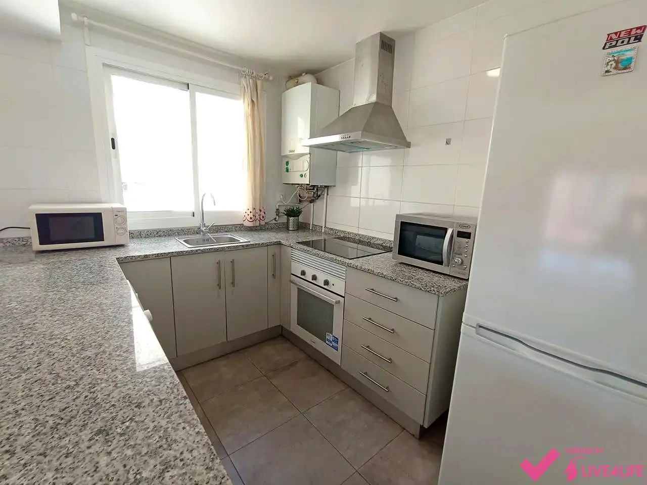 Kitchen of Flat for share in Valencia  with Heating and Furnished