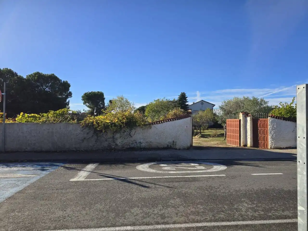 Vista exterior de Casa o xalet en venda en Pioz amb Calefacció, Jardí privat i Terrassa