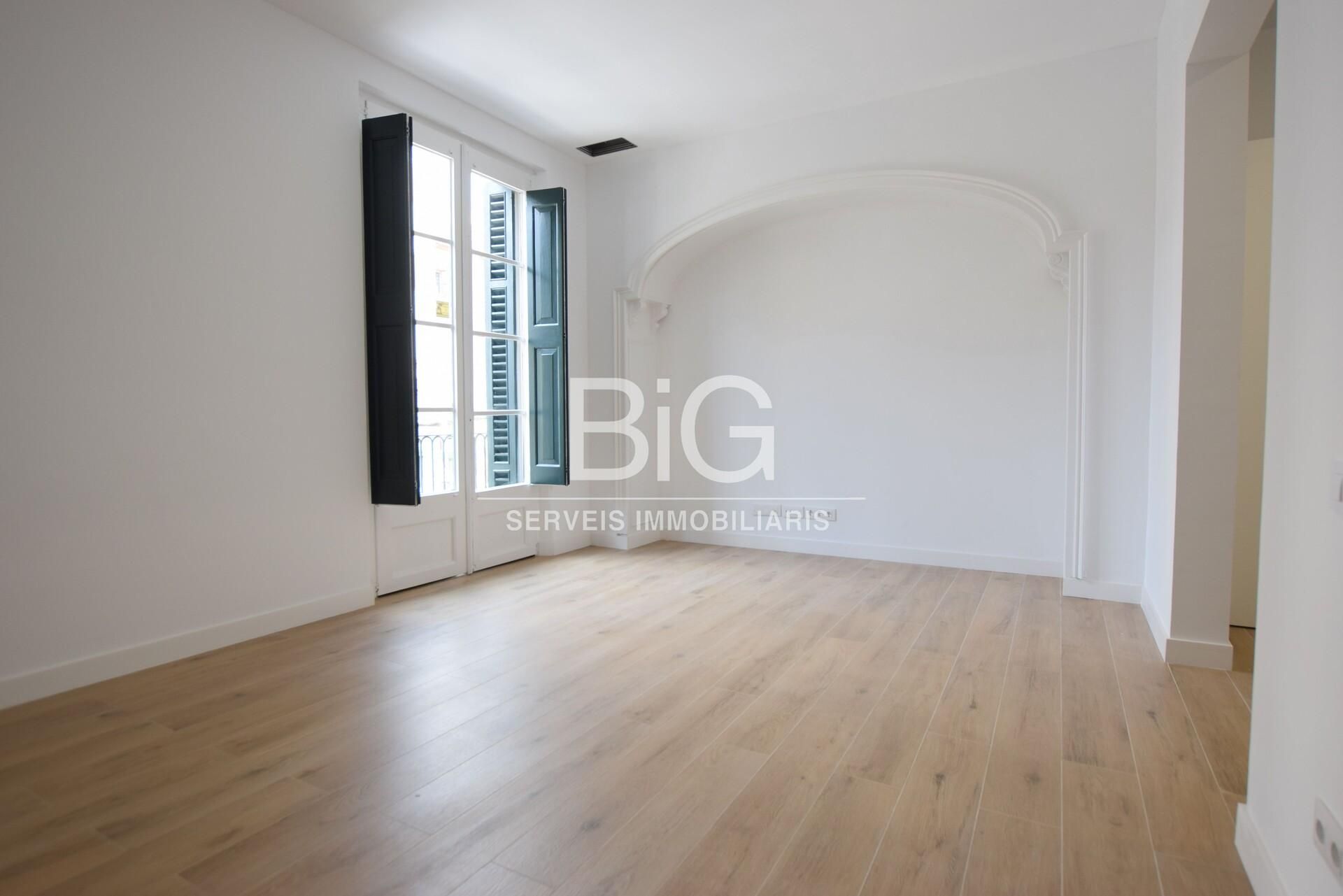 Dormitori de Pis de lloguer en Mataró amb Aire condicionat, Calefacció i Balcó