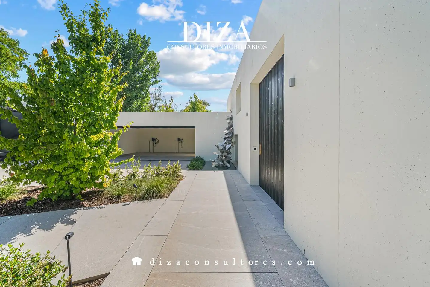 Vista exterior de Casa o chalet en venta en Pozuelo de Alarcón con Aire acondicionado, Calefacción y Jardín privado