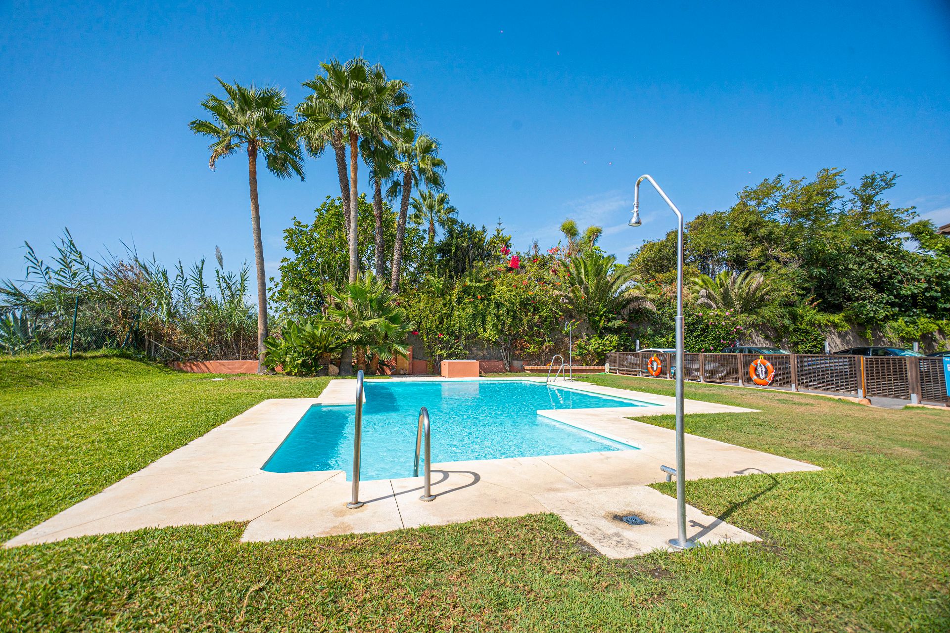 Swimming pool of Study to rent in Vélez-Málaga  with Air Conditioner, Terrace and Furnished