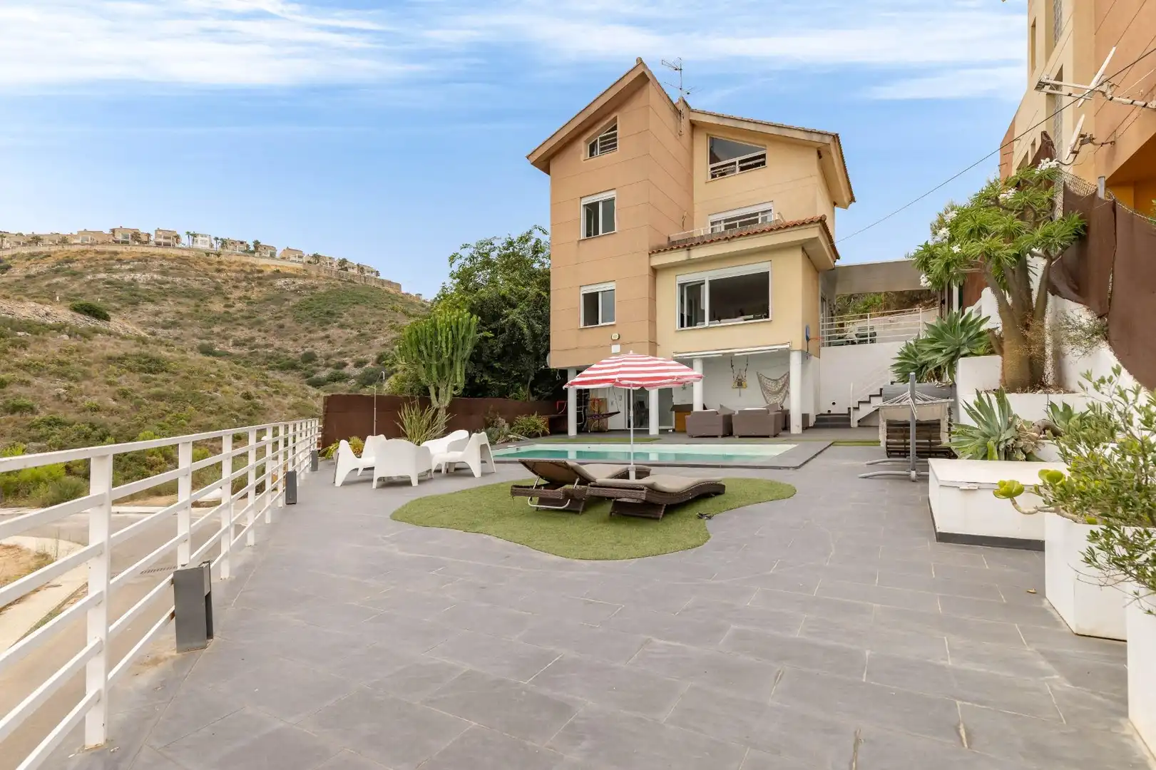 Terrassa de Casa o xalet en venda en Chiva amb Calefacció, Jardí privat i Terrassa